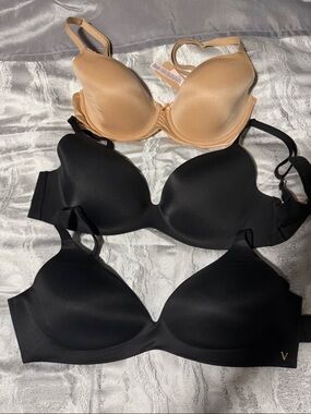 Victoria’s Secret bras